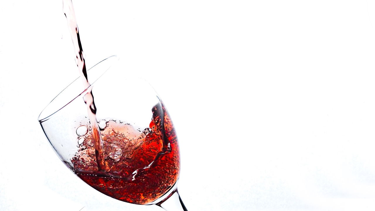 <p>Desgustação de vinhos</p>Quinta-feira<b>27 de Fevereiro às 18h.30 no bar</b>