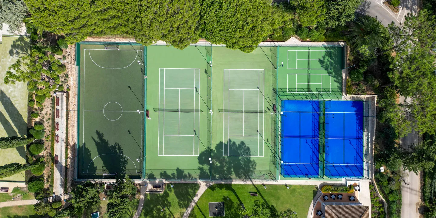 Four Season Country Club
